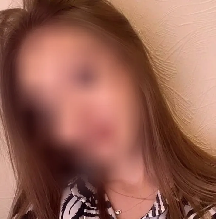 Nina, 22
