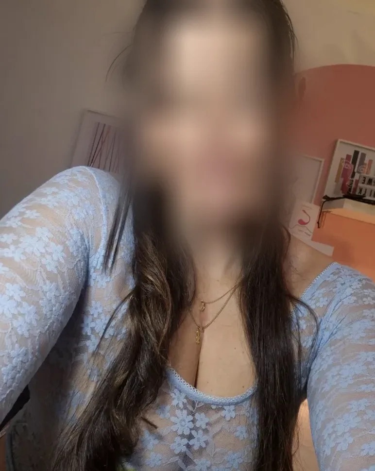Paula, 33