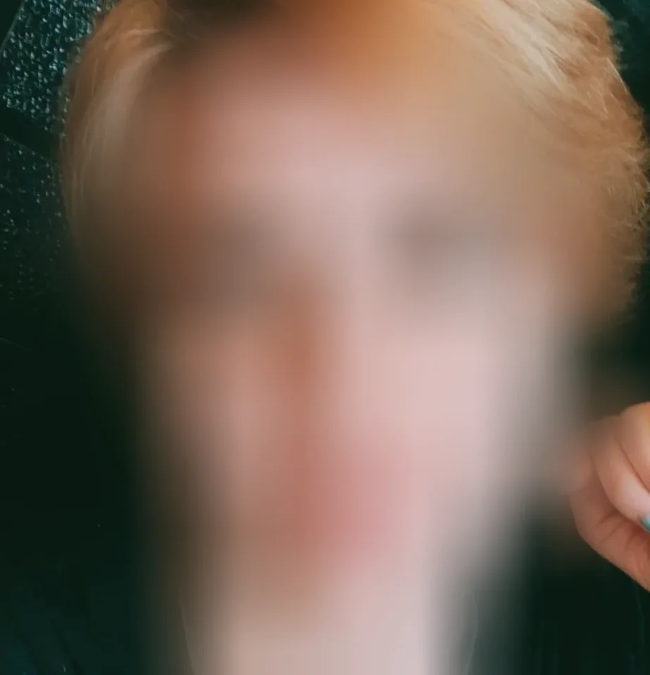 Sabrina, 26